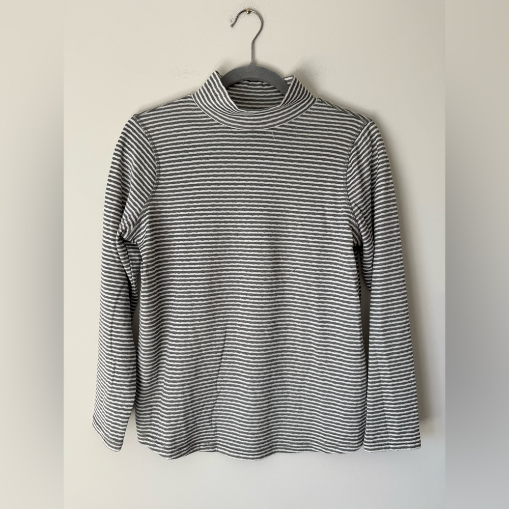 Chicos Striped Gray and White Long Sleeve Top